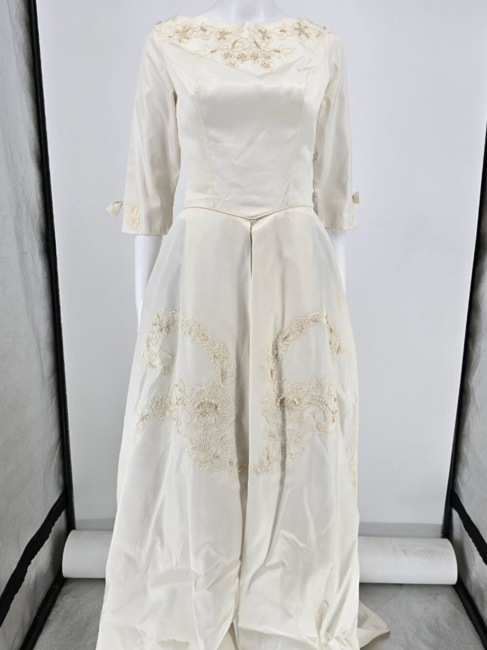 Vintage 1950s Ivory Satin Wedding Gown w/ Semi-Cathedral Train (Size 4/Small)